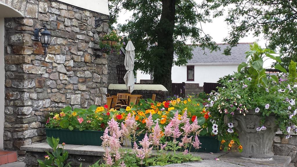 The Castle Inn Ebbw Vale Eksteriør billede